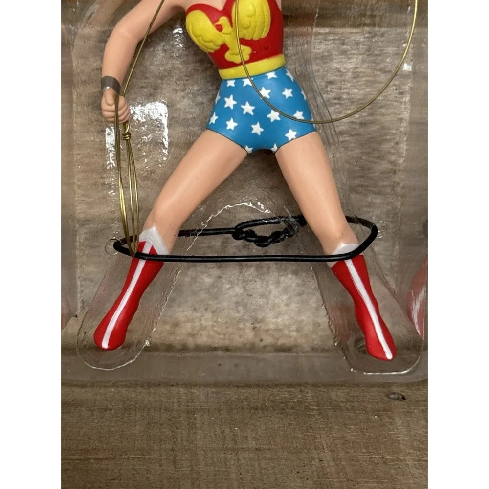 Vintage 1996 Hallmark Keepsake Christmas Ornament‎ Wonder Woman 